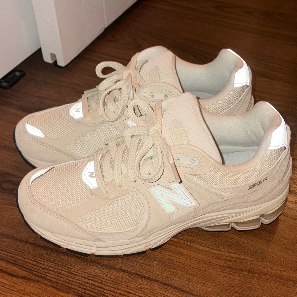 New Balance Cream 2002R Size 7